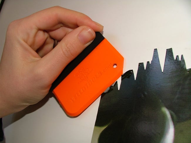 yelloblade-grip_kantenschutz-rakelblatt_anwendung_werbetechnik_yellotools01997